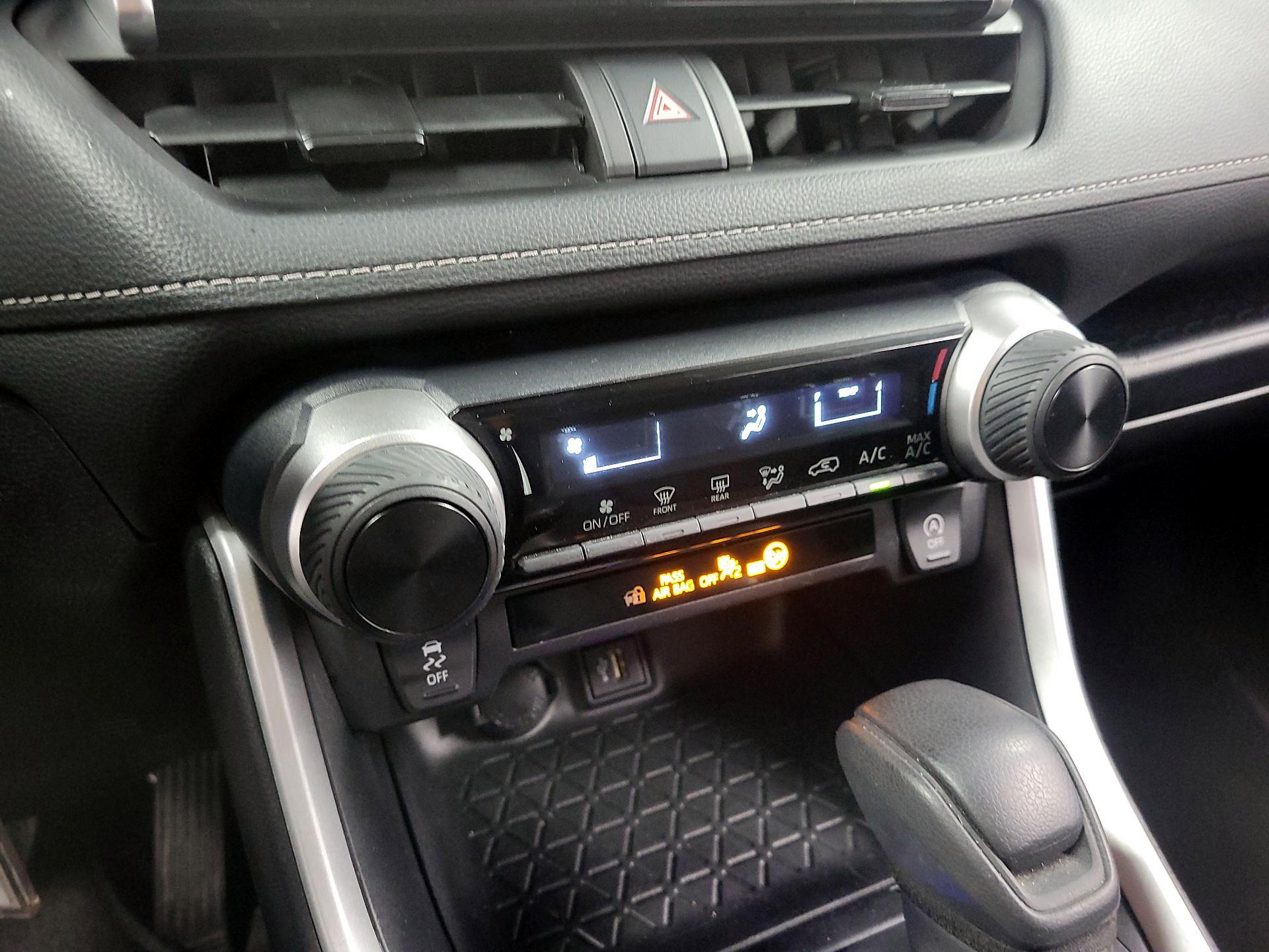 Thumbnail: 2024 Toyota RAV4 - 15