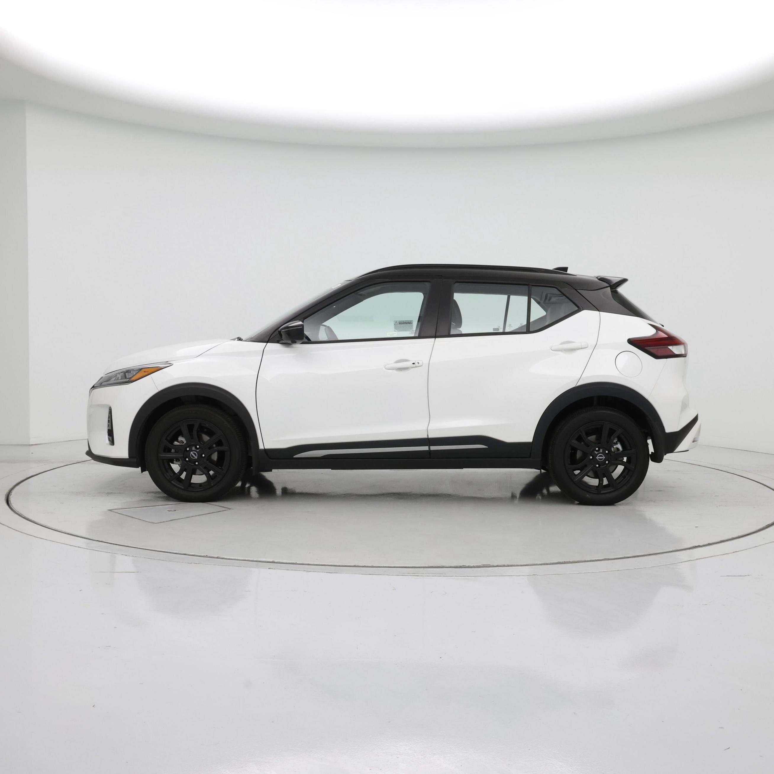 Thumbnail: 2024 Nissan Kicks - 3