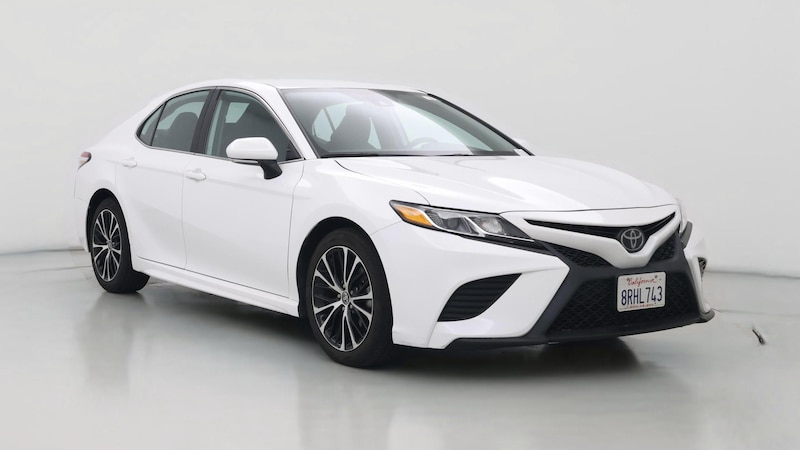 2020 Toyota Camry SE Hero Image