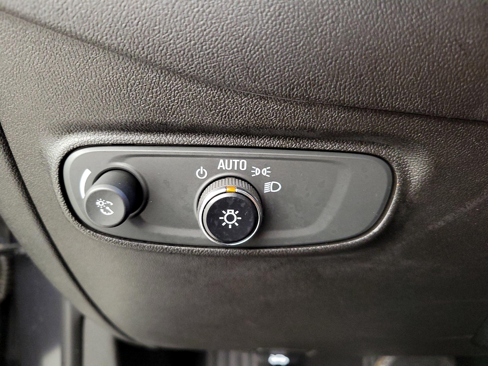 Thumbnail: 2022 Chevrolet Equinox - 13