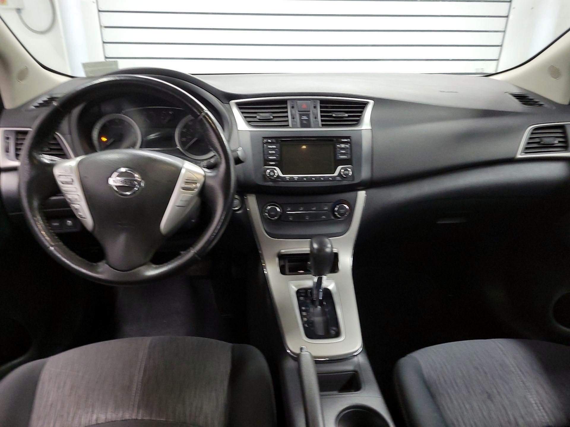 Thumbnail: 2015 Nissan Sentra - 9