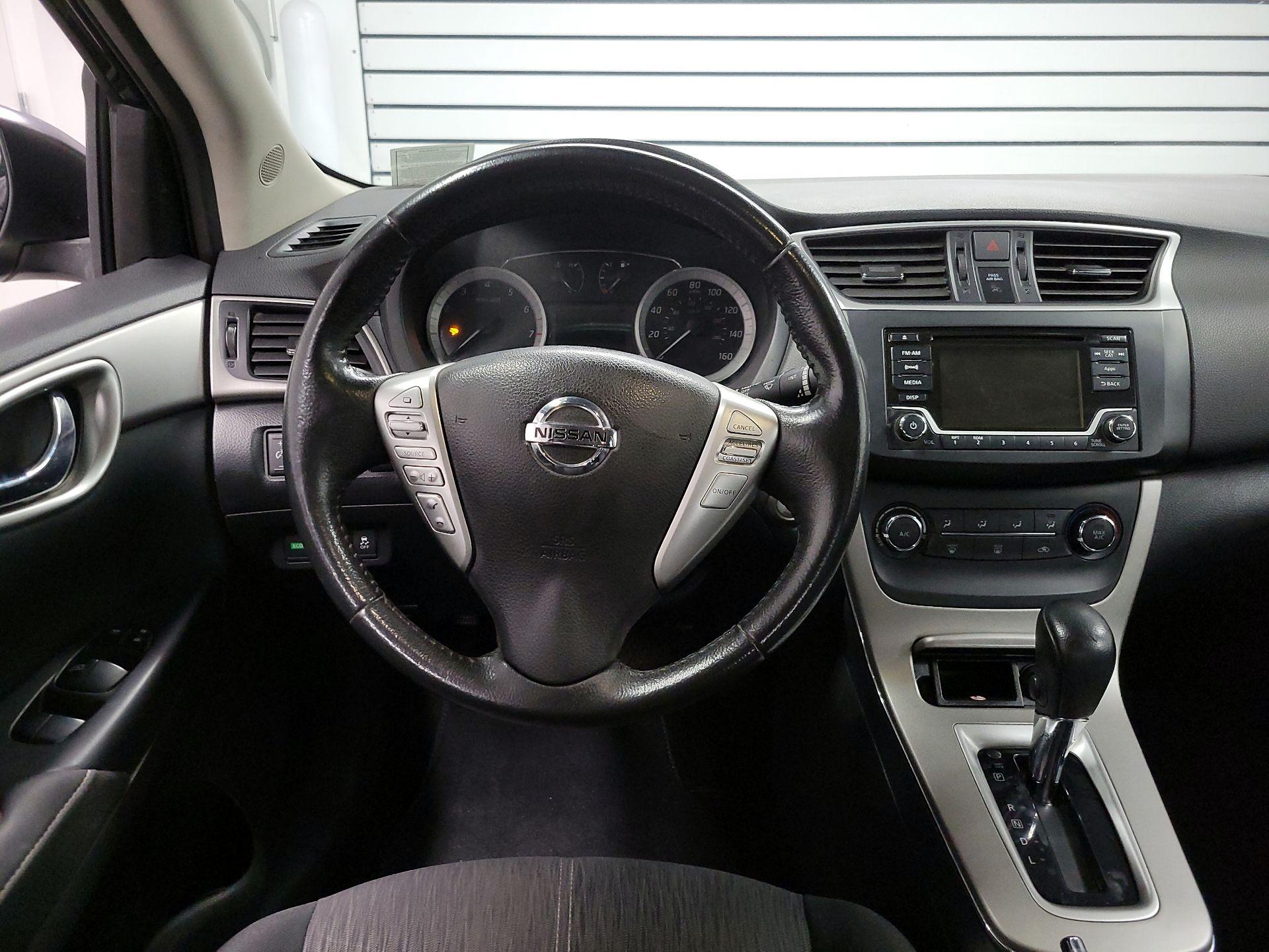 Thumbnail: 2015 Nissan Sentra - 10
