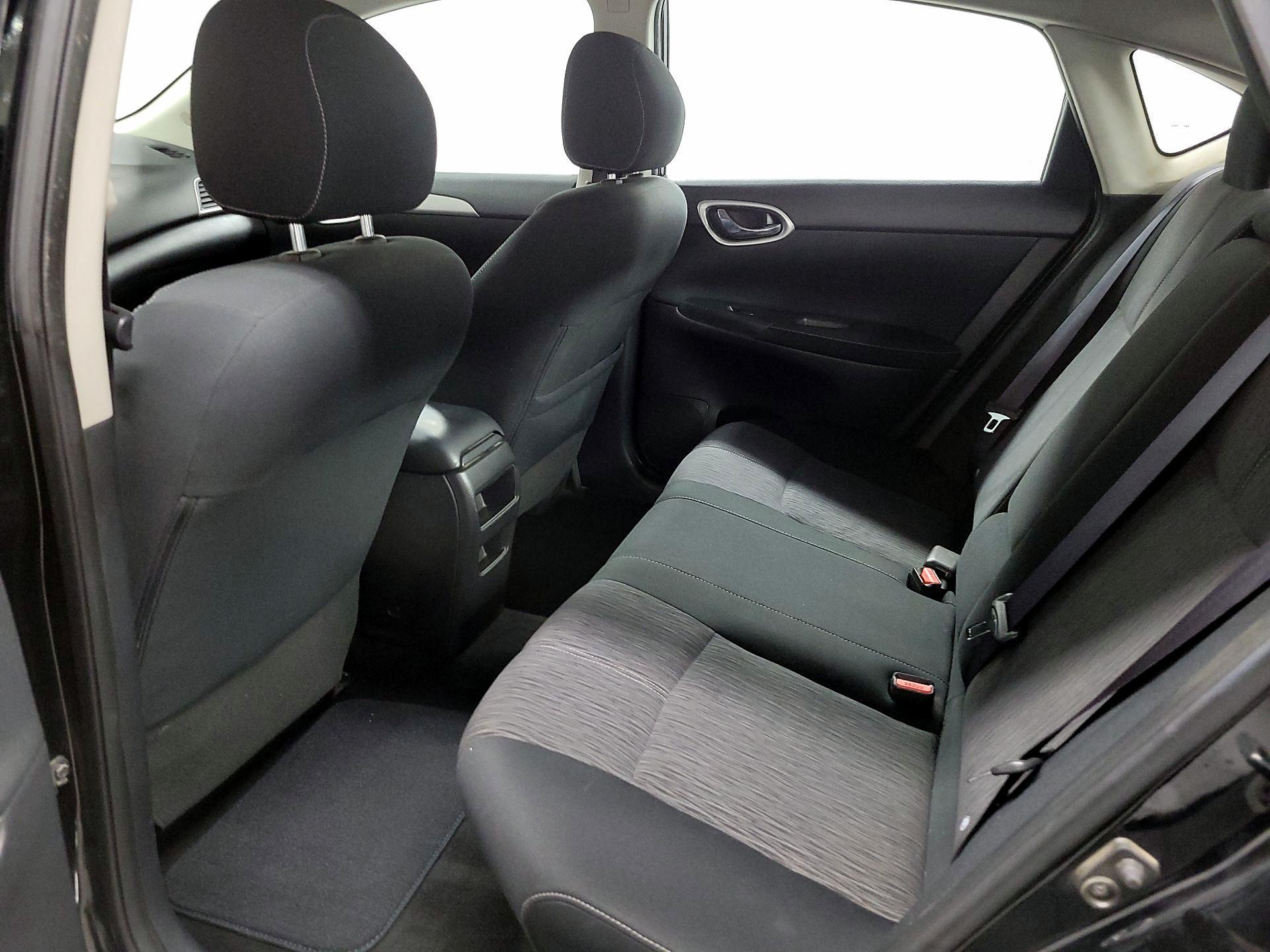 Thumbnail: 2015 Nissan Sentra - 18