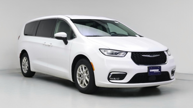 2023 Chrysler Pacifica Touring L Hero Image
