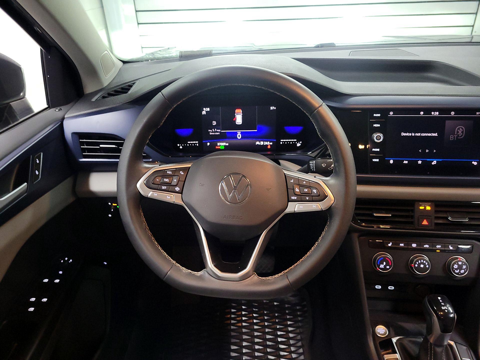Thumbnail: 2022 Volkswagen Taos - 10