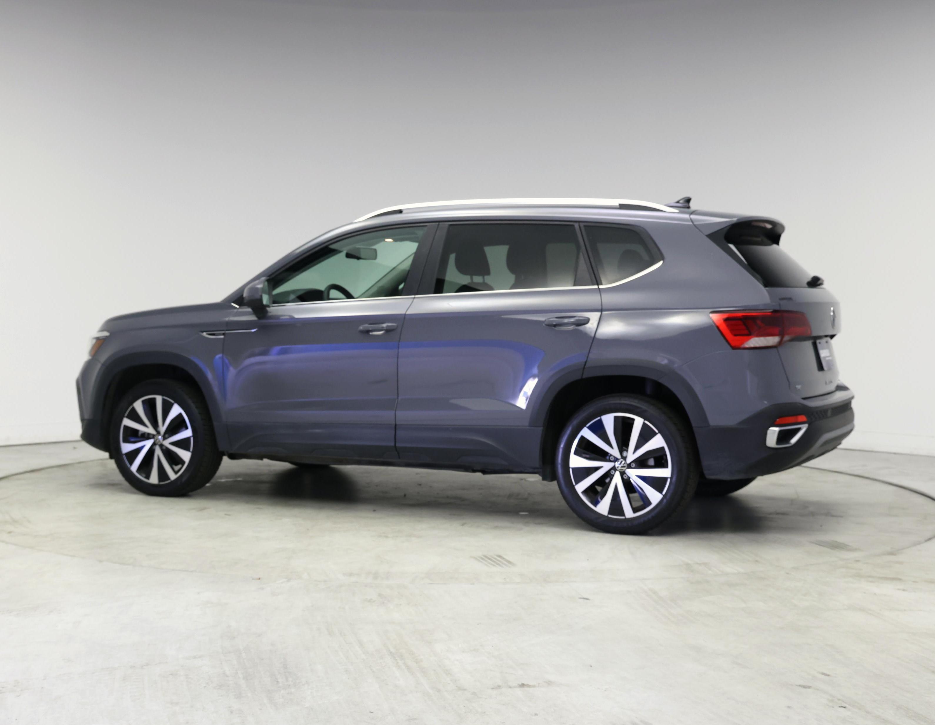 Thumbnail: 2022 Volkswagen Taos - 3