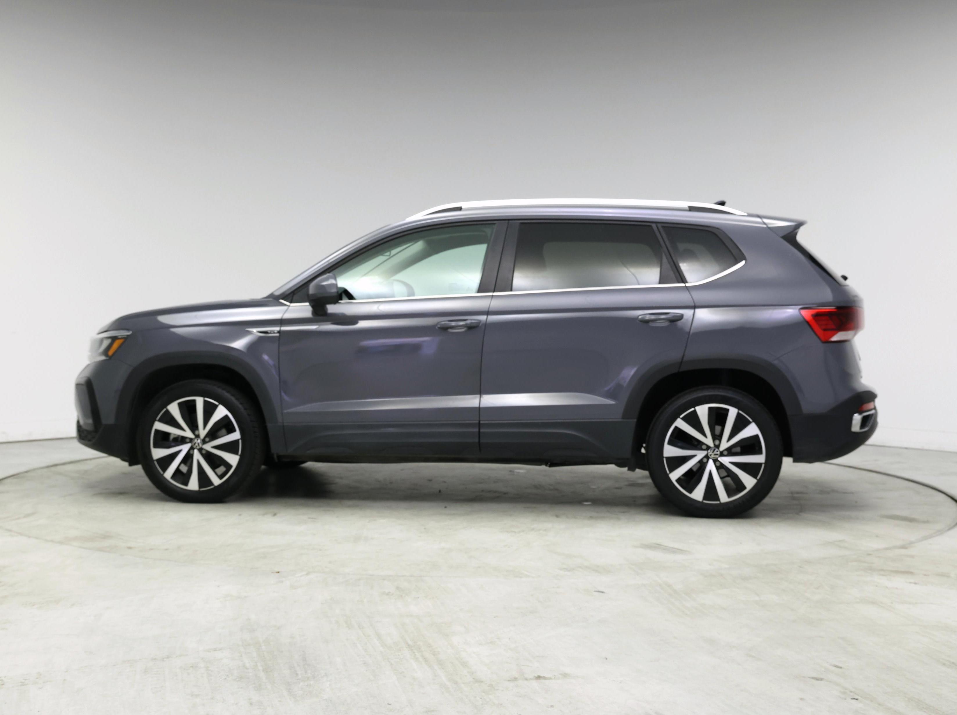 Thumbnail: 2022 Volkswagen Taos - 4