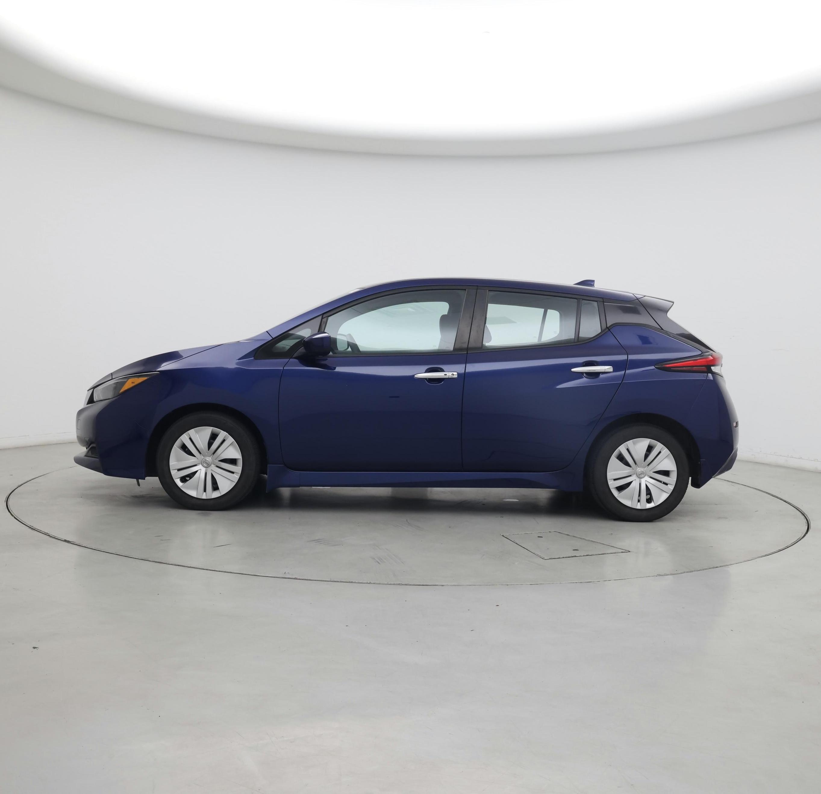 Thumbnail: 2021 Nissan Leaf - 3