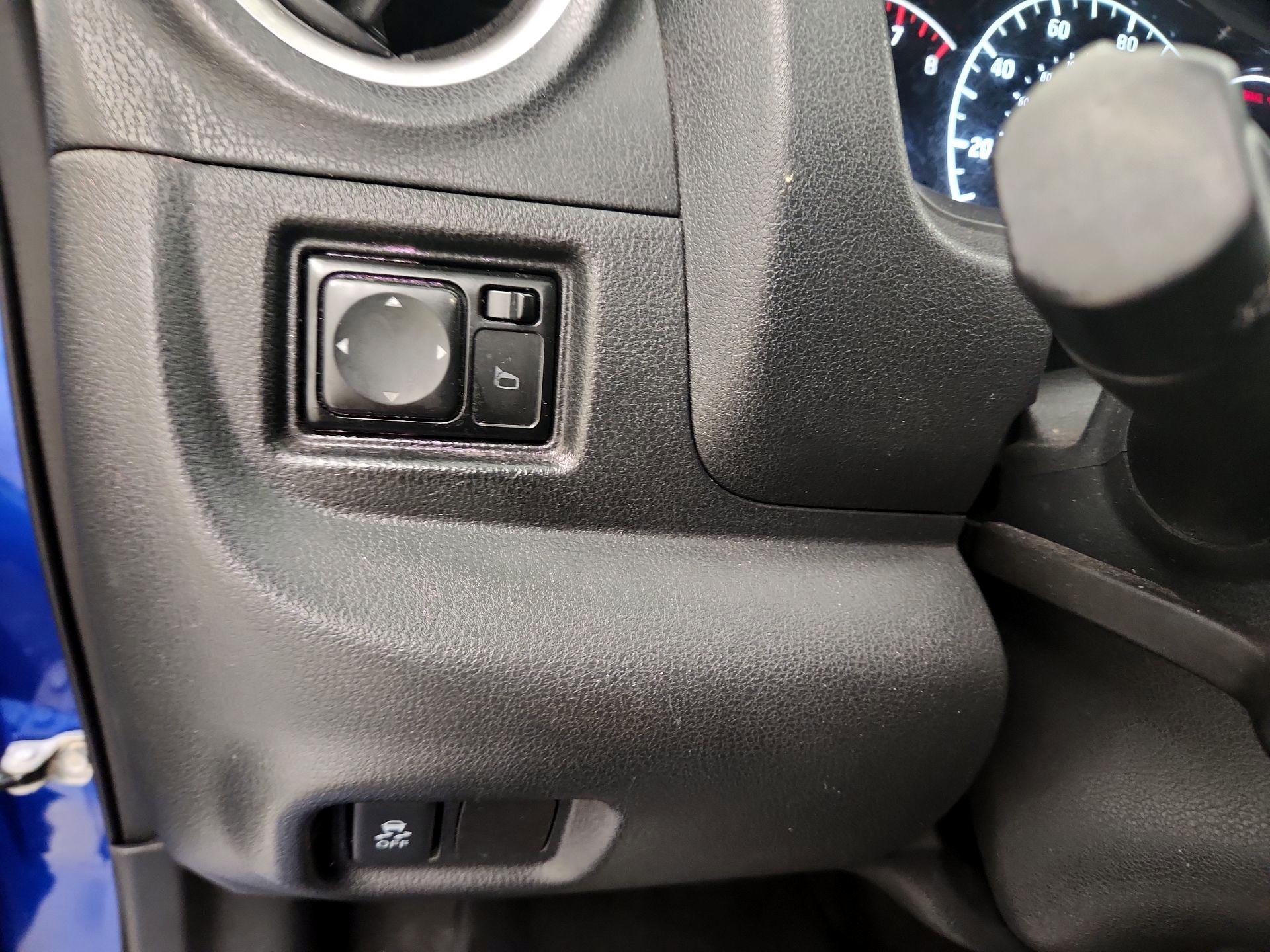 Thumbnail: 2016 Nissan Versa Note - 13