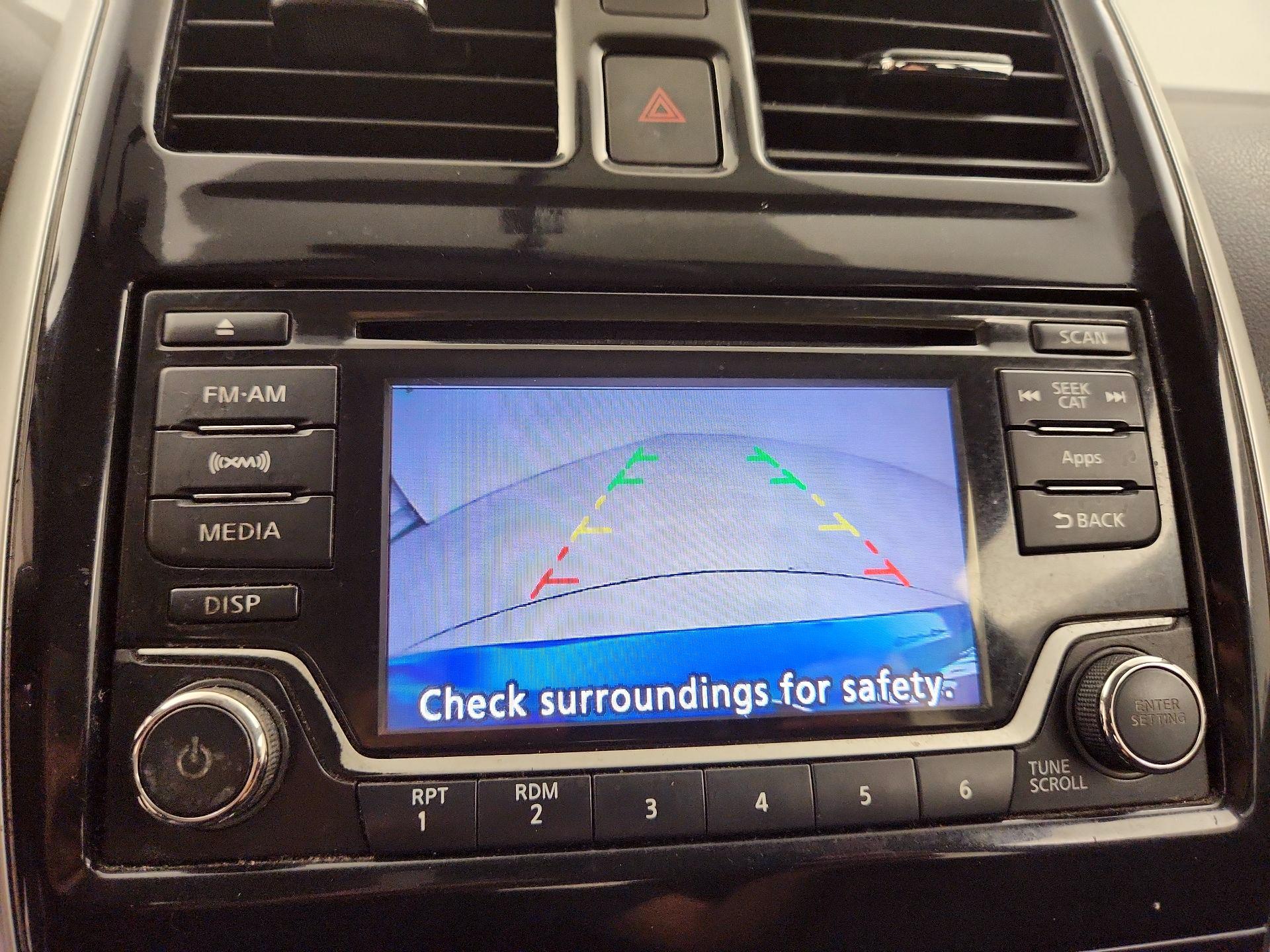 Thumbnail: 2016 Nissan Versa Note - 14