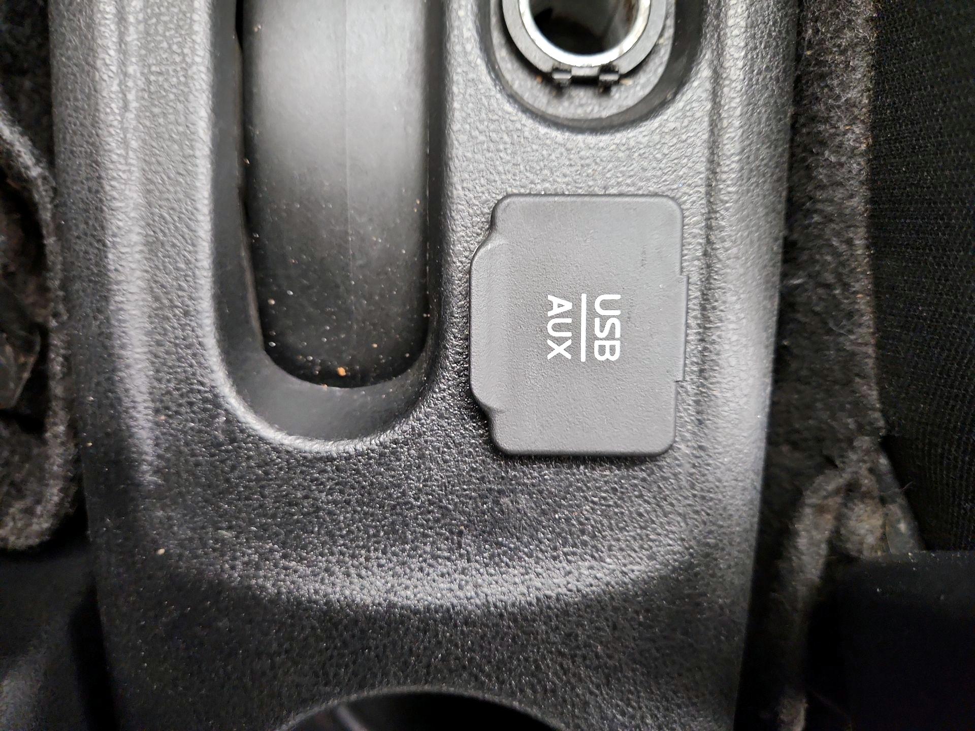 Thumbnail: 2016 Nissan Versa Note - 18