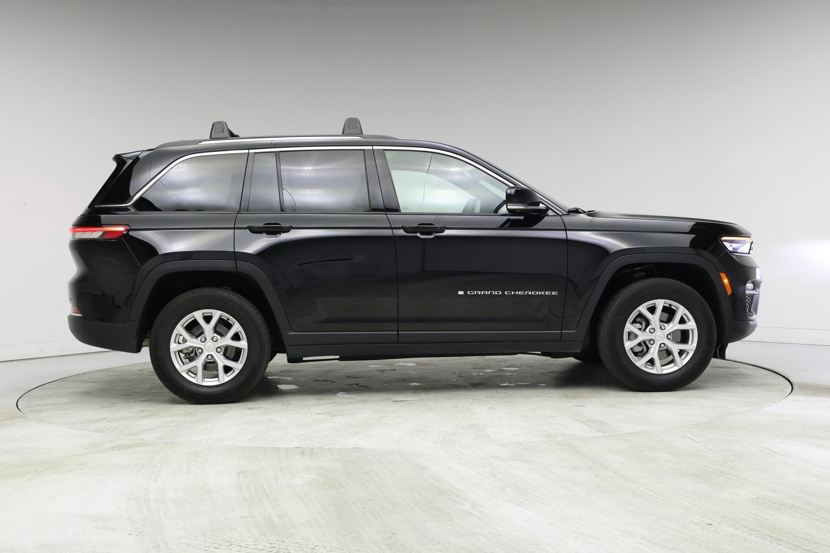 Thumbnail: 2023 Jeep Grand Cherokee - 7