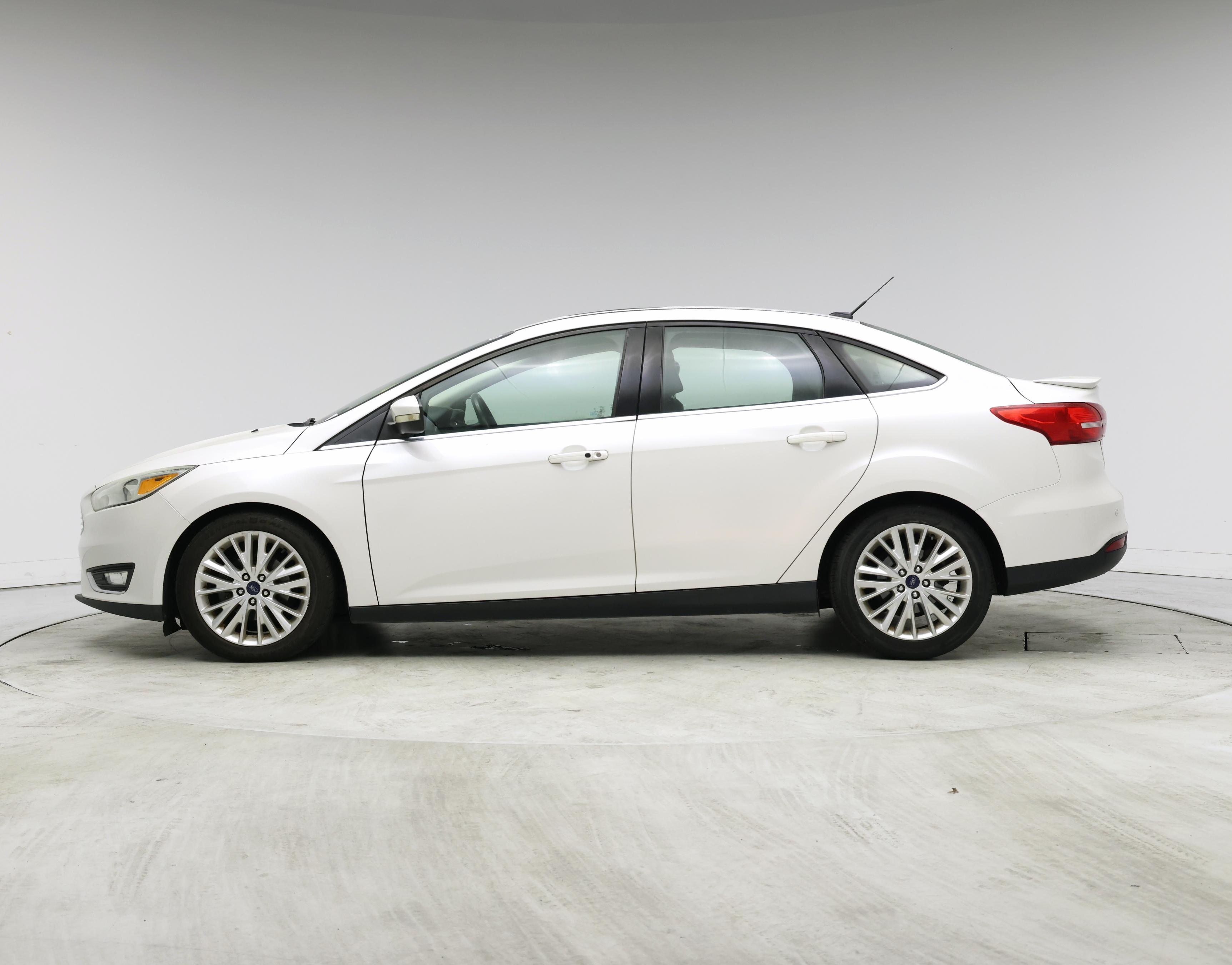 Thumbnail: 2017 Ford Focus - 3
