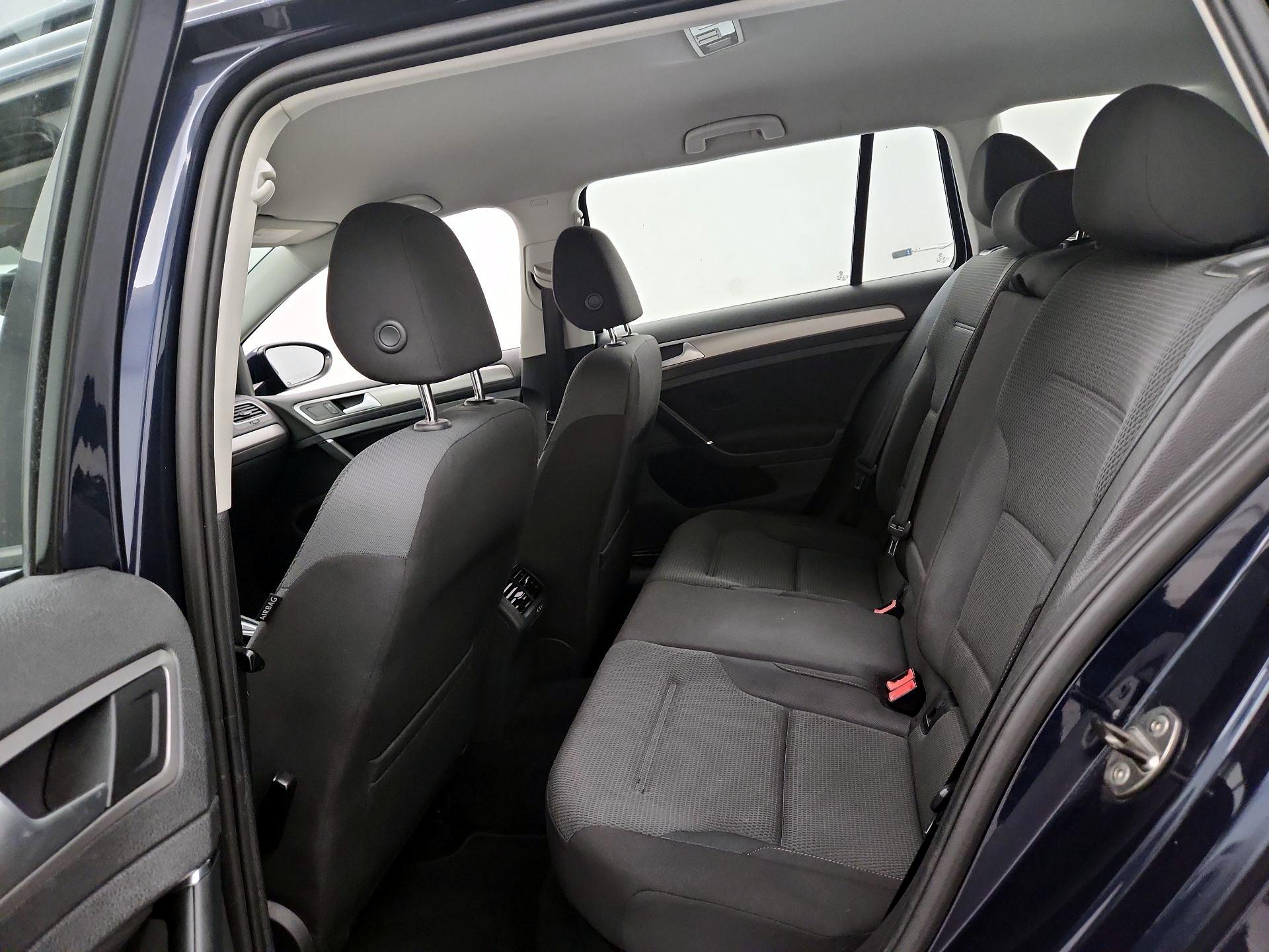 Thumbnail: 2016 Volkswagen Golf - 19