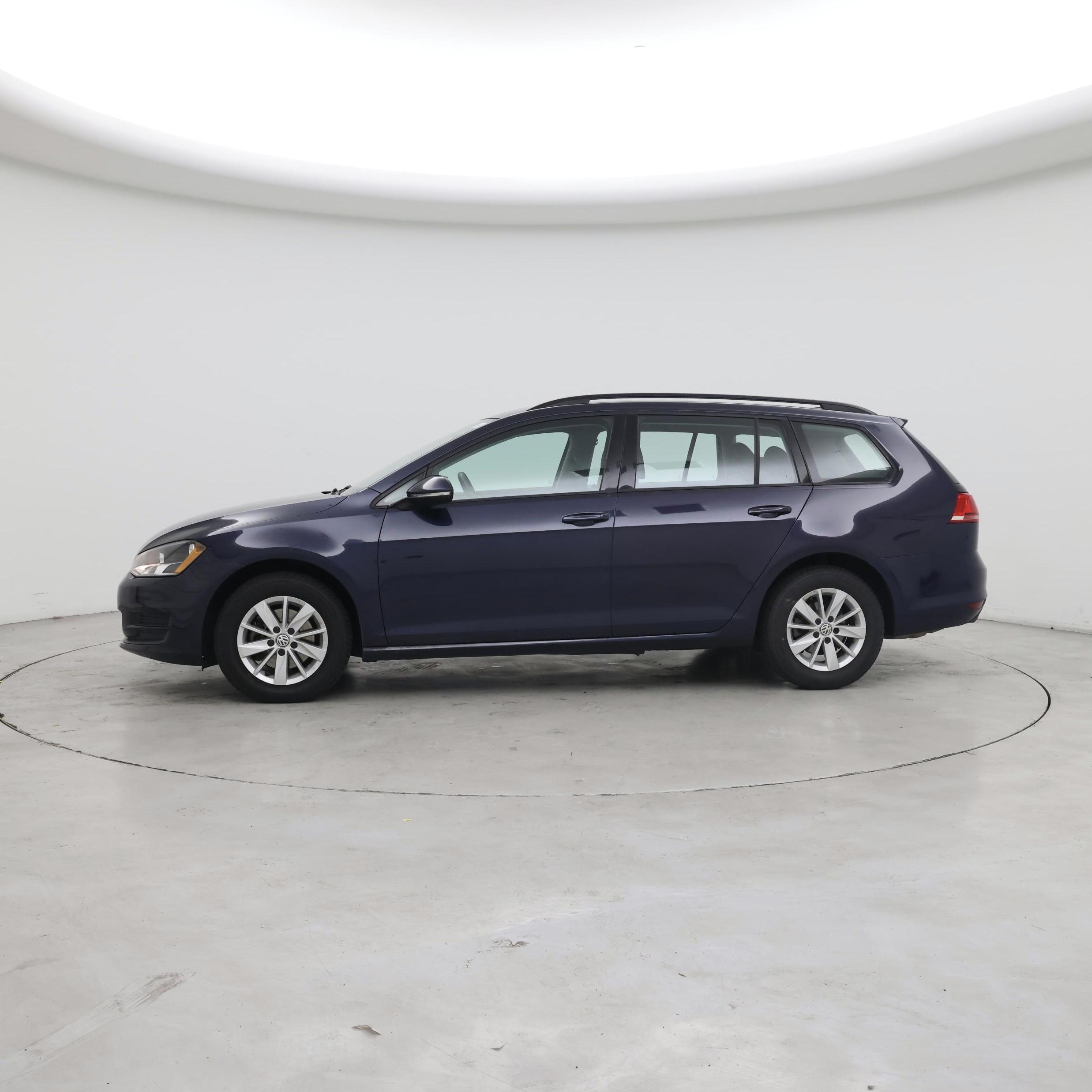 Thumbnail: 2016 Volkswagen Golf - 3