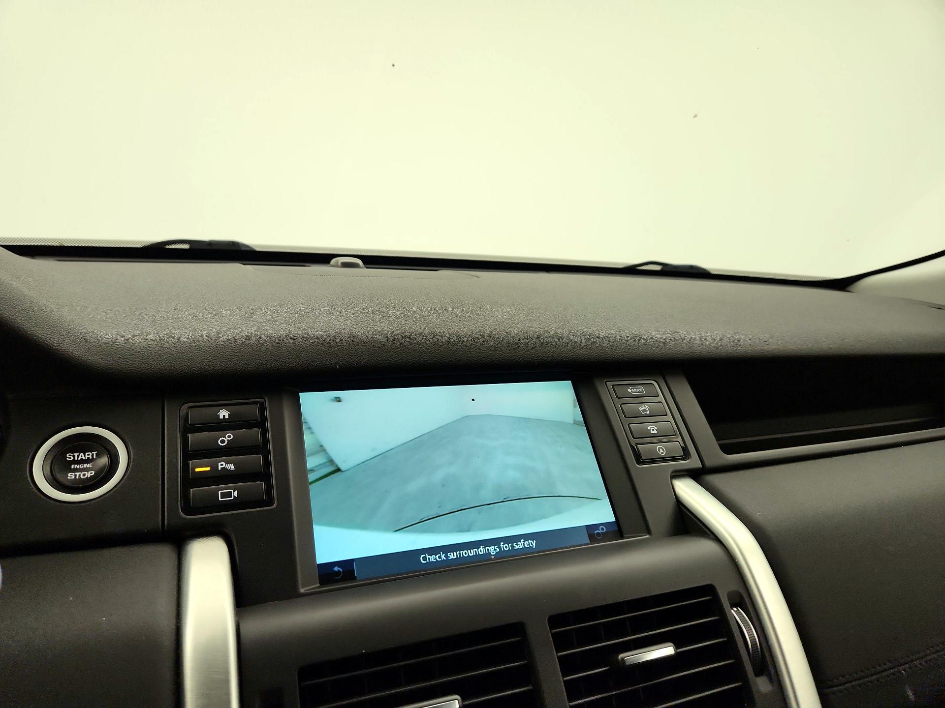 Thumbnail: 2019 Land Rover Discovery Sport - 14