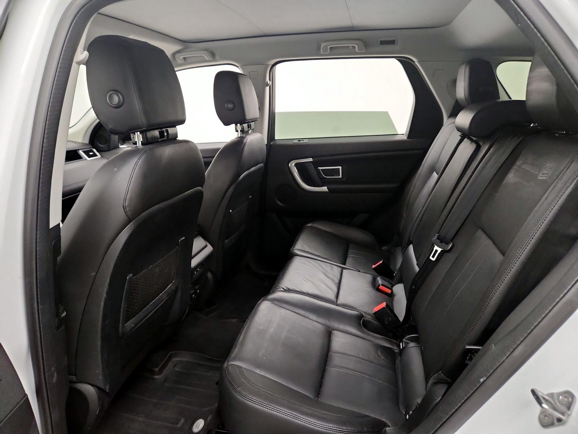 Thumbnail: 2019 Land Rover Discovery Sport - 19