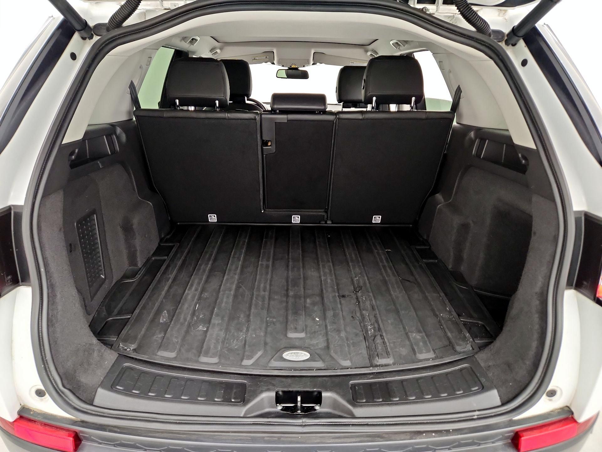 Thumbnail: 2019 Land Rover Discovery Sport - 20