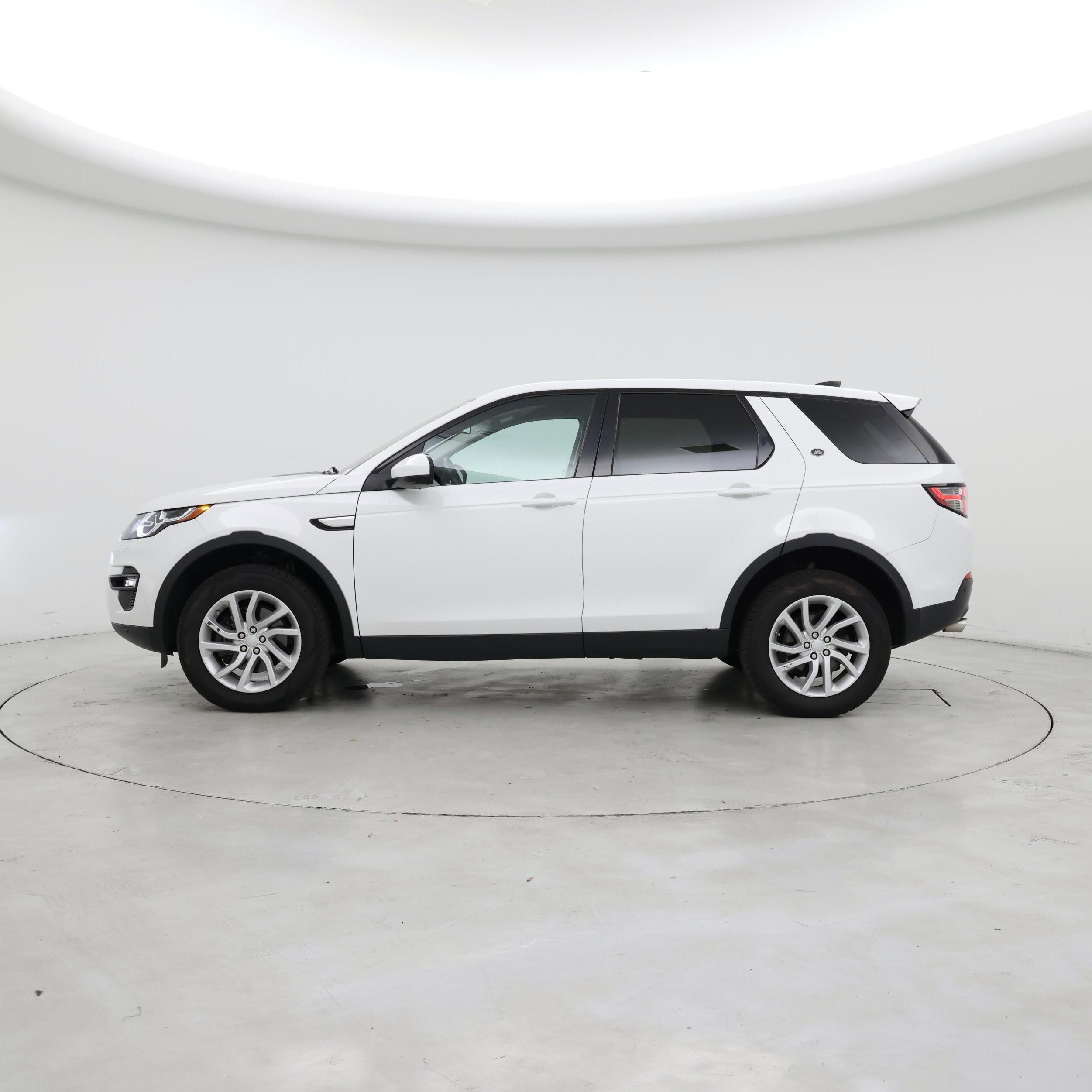 Thumbnail: 2019 Land Rover Discovery Sport - 3