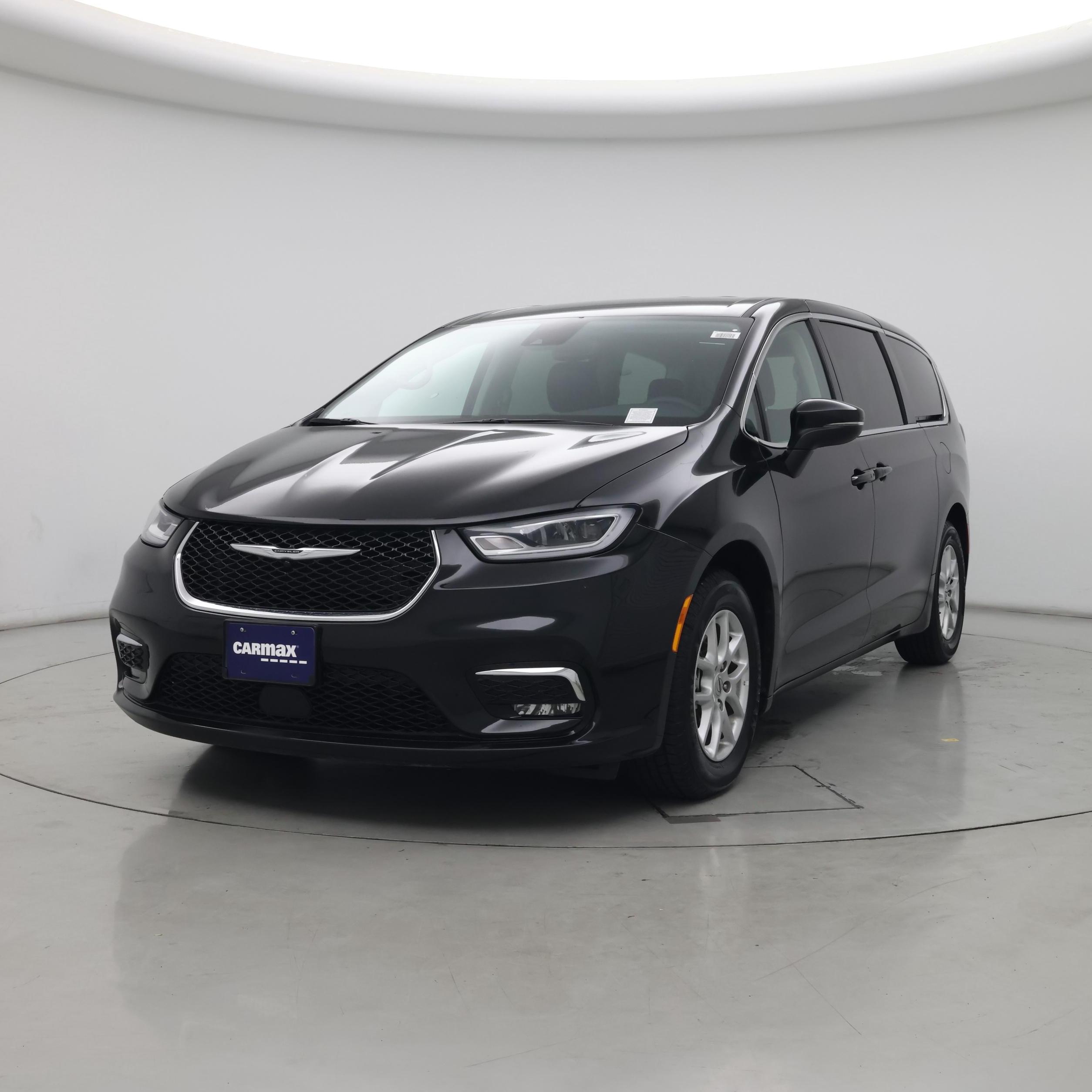 Thumbnail: 2023 Chrysler Pacifica - 4