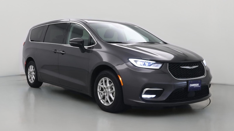 2023 Chrysler Pacifica Touring L Hero Image
