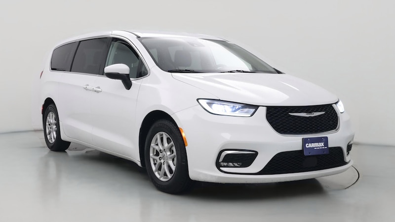 2023 Chrysler Pacifica Touring L Hero Image