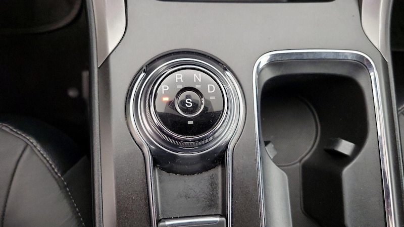 2018 Ford Fusion SE 18