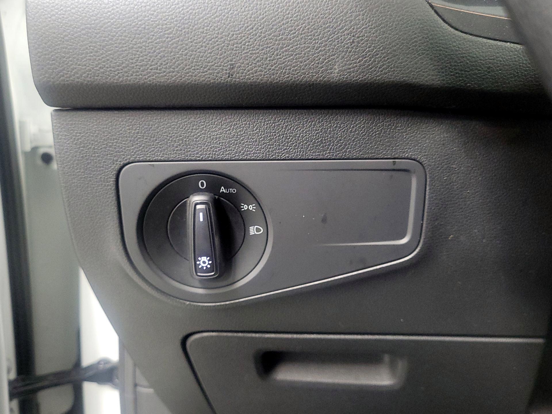 Thumbnail: 2021 Volkswagen Tiguan - 13