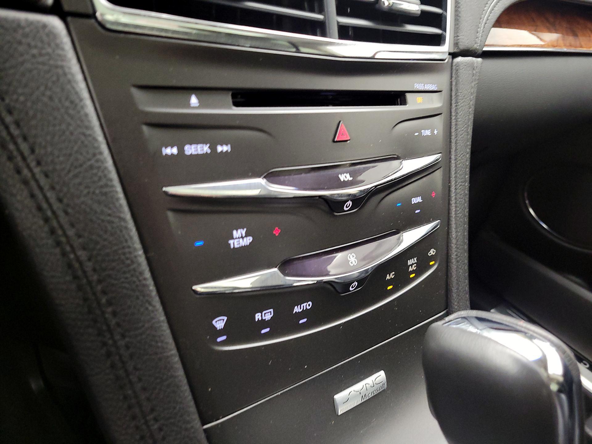 Thumbnail: 2014 Lincoln MKT - 16
