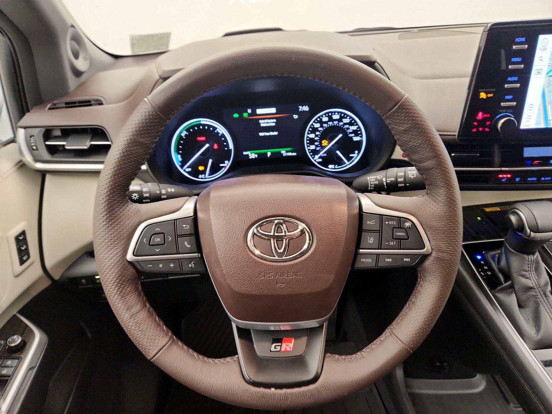 Thumbnail: 2022 Toyota Sienna - 10