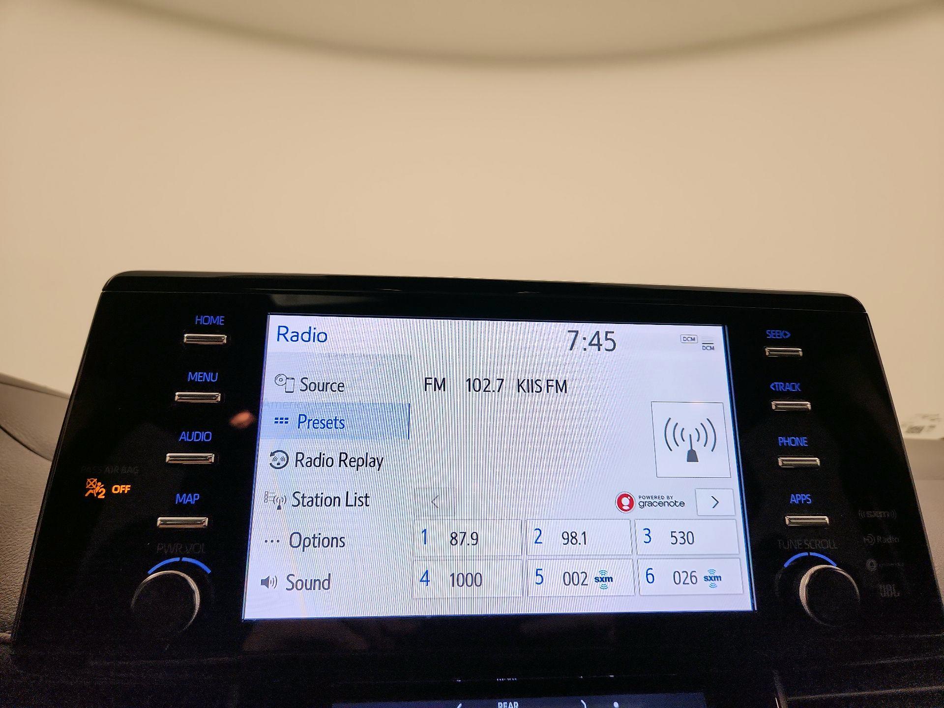 Thumbnail: 2022 Toyota Sienna - 16