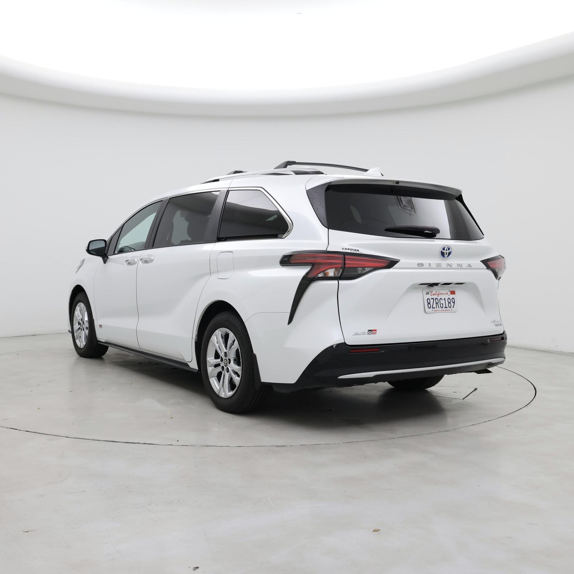 Thumbnail: 2022 Toyota Sienna - 2