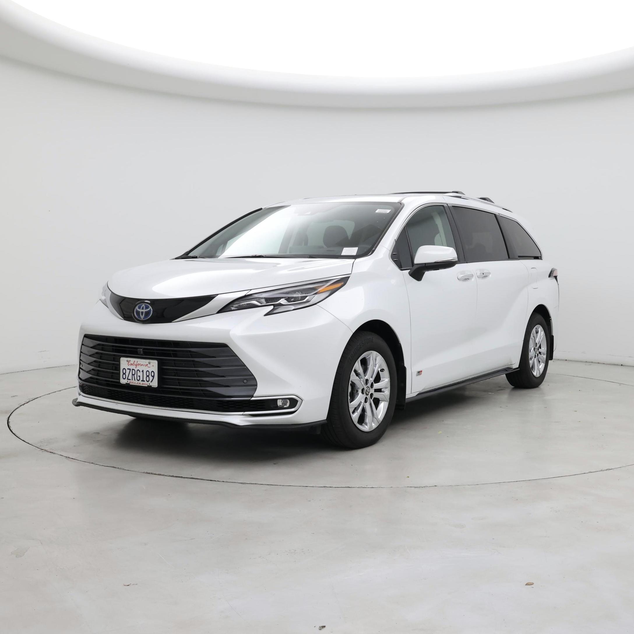 Thumbnail: 2022 Toyota Sienna - 4