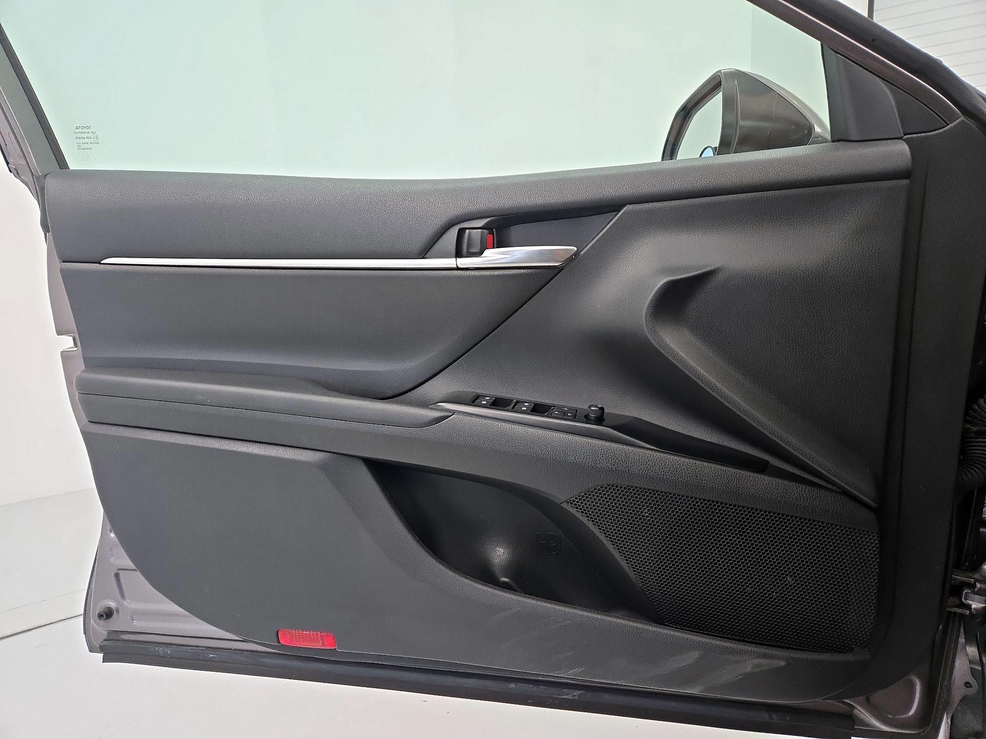 Thumbnail: 2020 Toyota Camry - 12