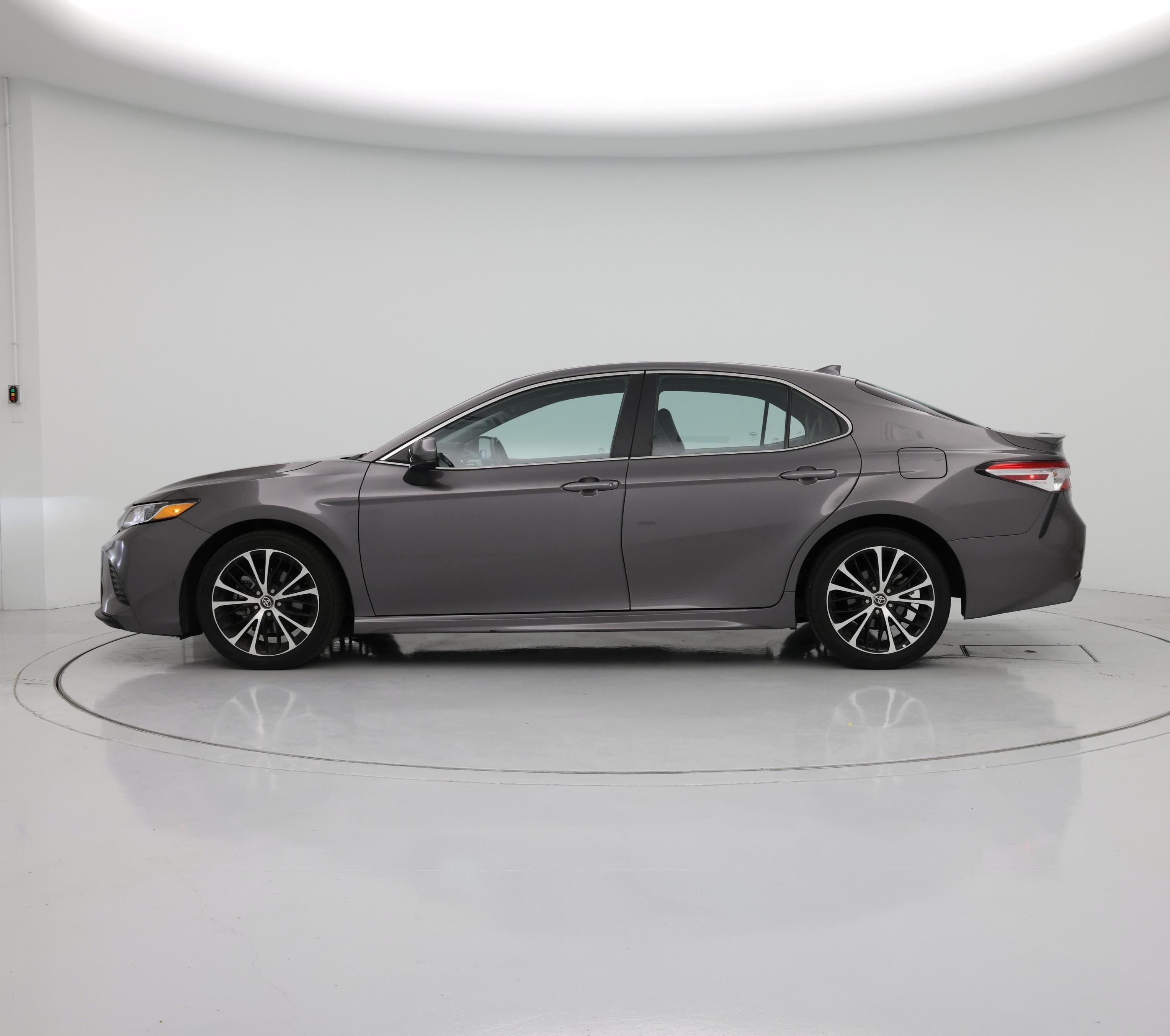 Thumbnail: 2020 Toyota Camry - 3