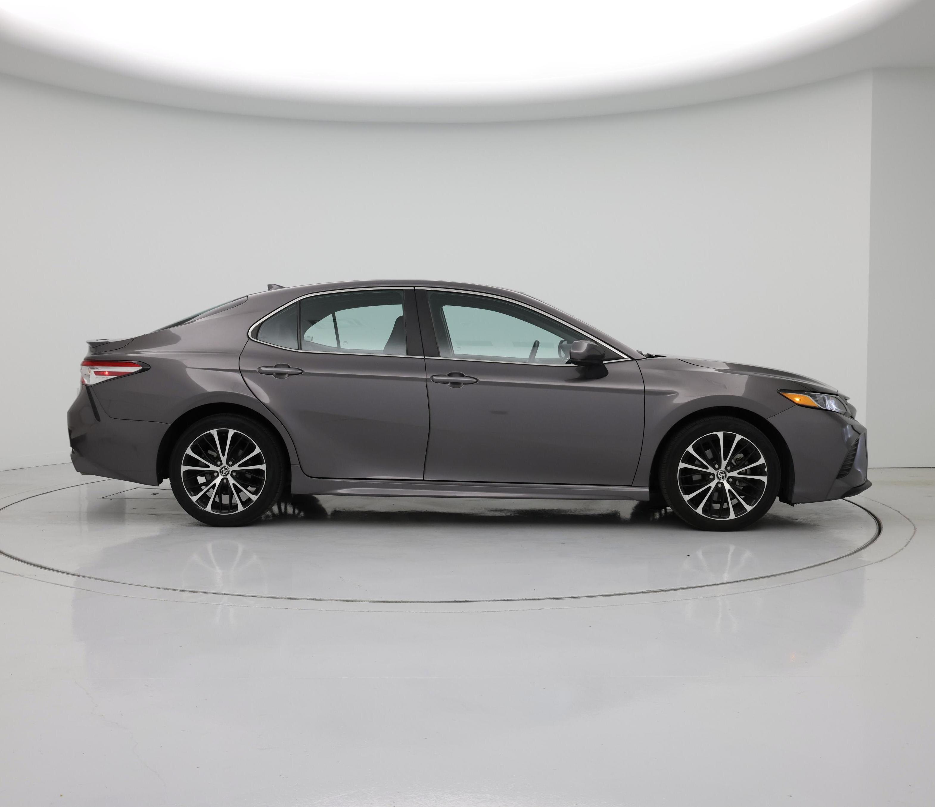 Thumbnail: 2020 Toyota Camry - 7