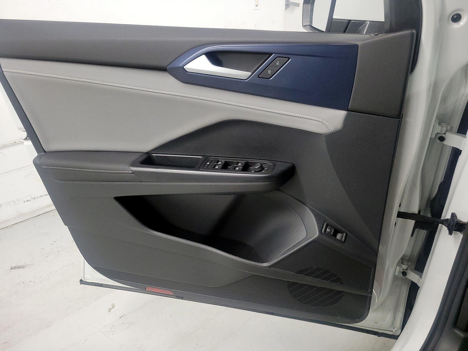 Thumbnail: 2024 Volkswagen Taos - 12