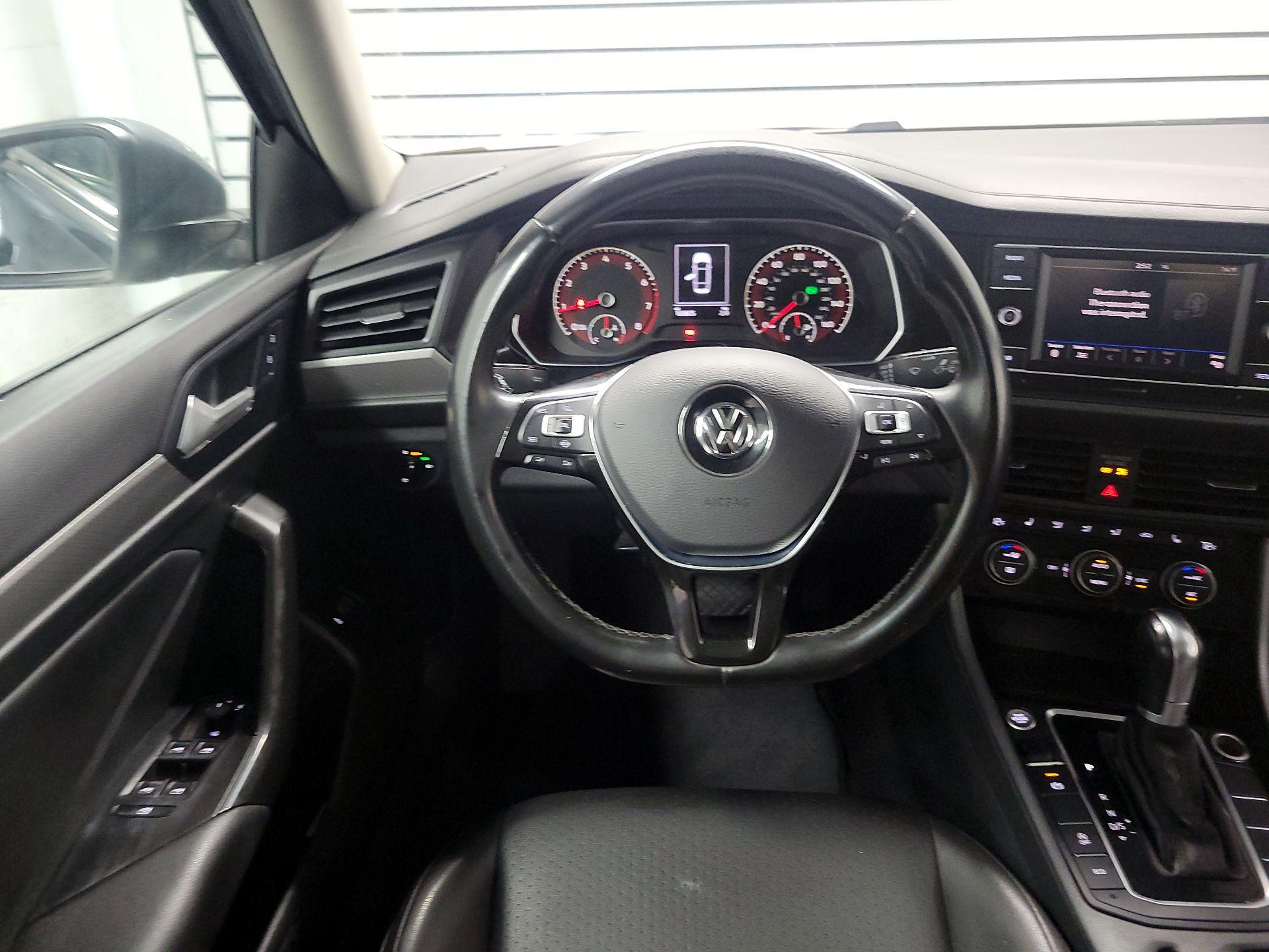 Thumbnail: 2019 Volkswagen Jetta - 10