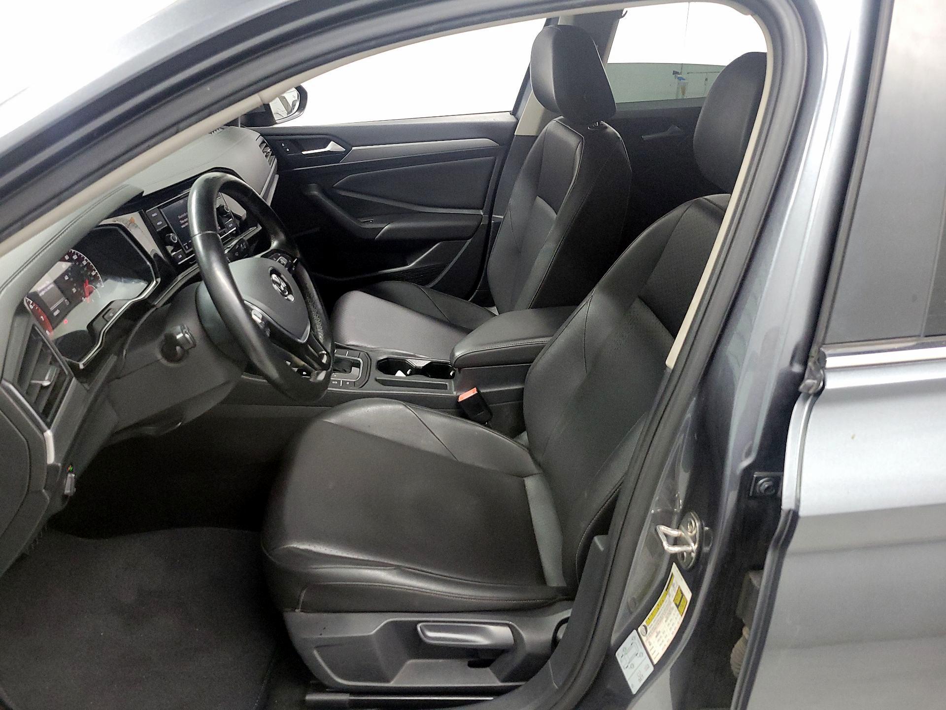 Thumbnail: 2019 Volkswagen Jetta - 11