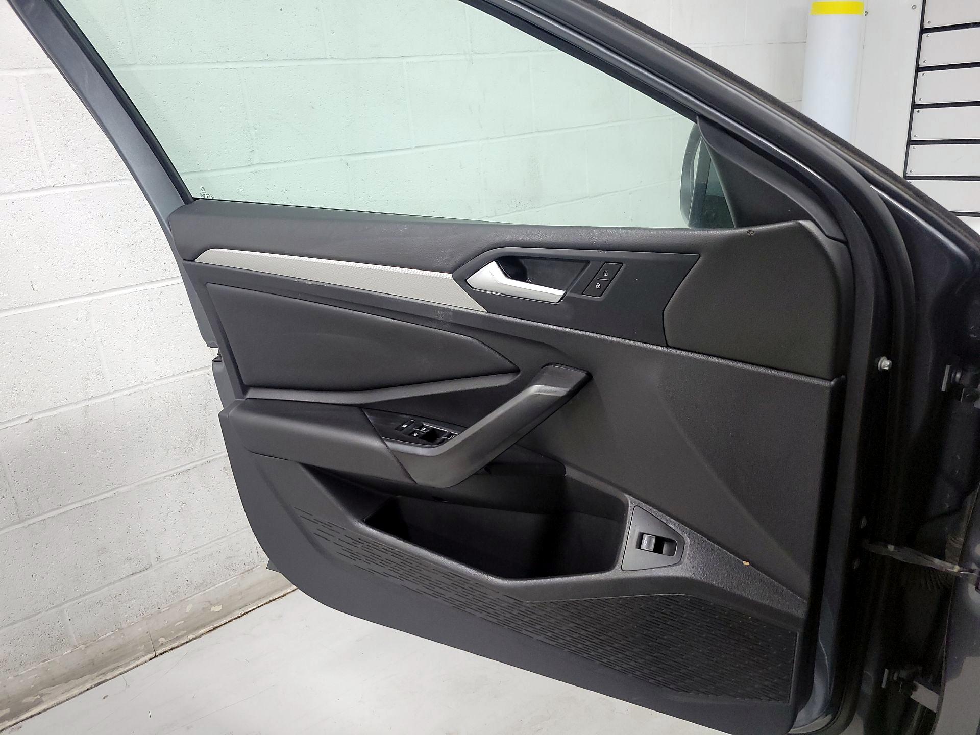 Thumbnail: 2019 Volkswagen Jetta - 12
