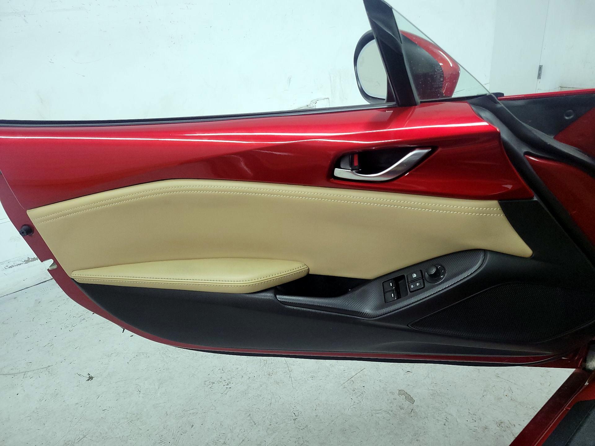 Thumbnail: 2016 Mazda MX-5 Miata - 12