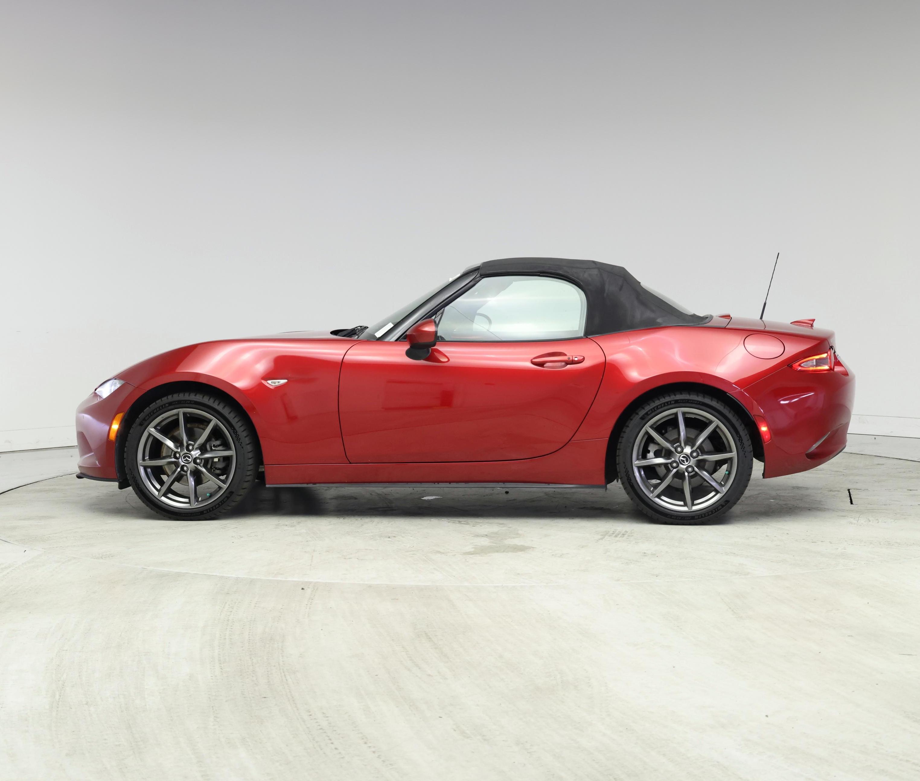 Thumbnail: 2016 Mazda MX-5 Miata - 3
