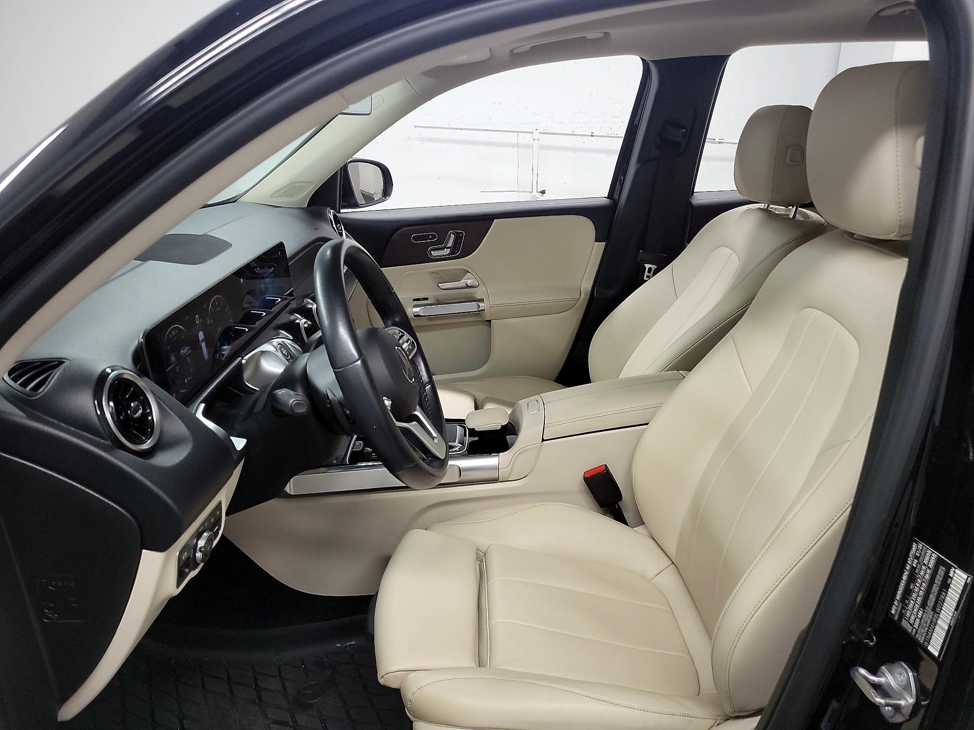 Thumbnail: 2020 Mercedes-Benz GLB - 11