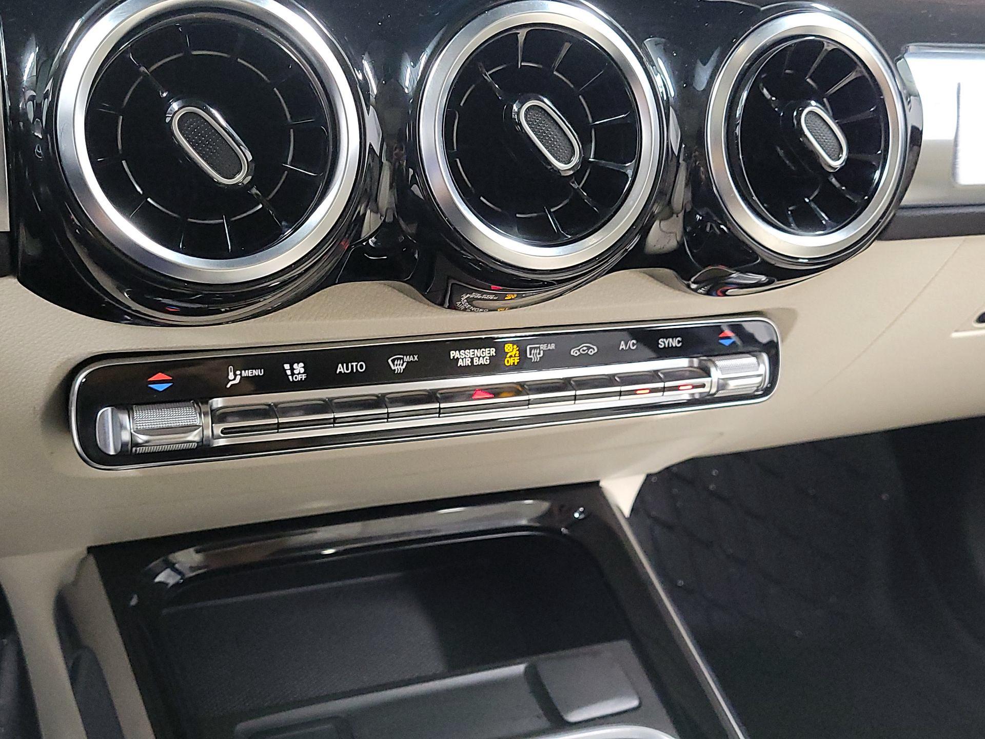 Thumbnail: 2020 Mercedes-Benz GLB - 15