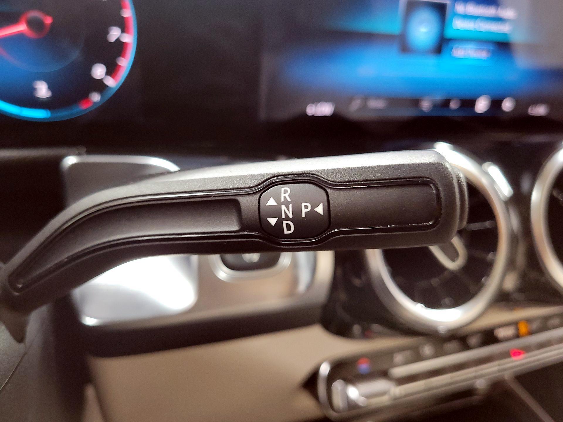 Thumbnail: 2020 Mercedes-Benz GLB - 16