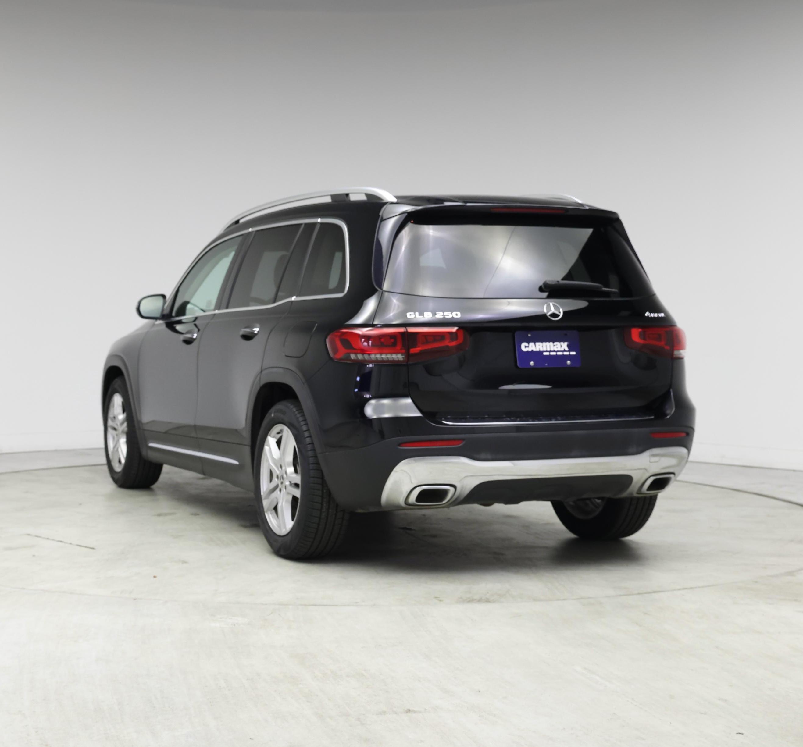 Thumbnail: 2020 Mercedes-Benz GLB - 2