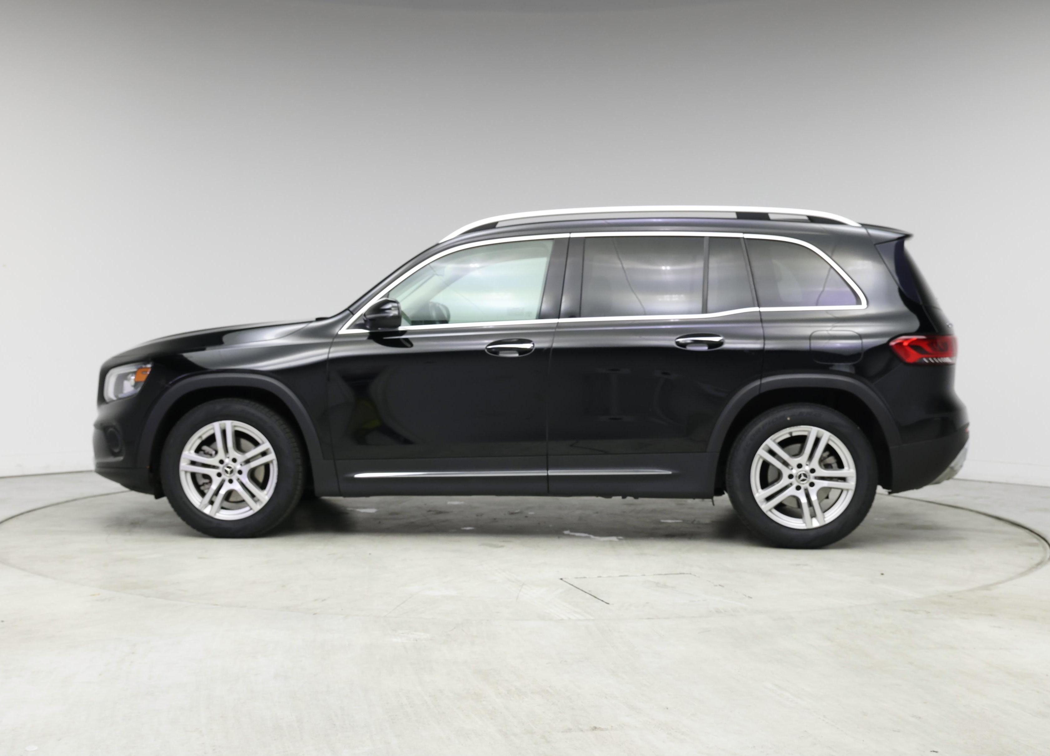 Thumbnail: 2020 Mercedes-Benz GLB - 3