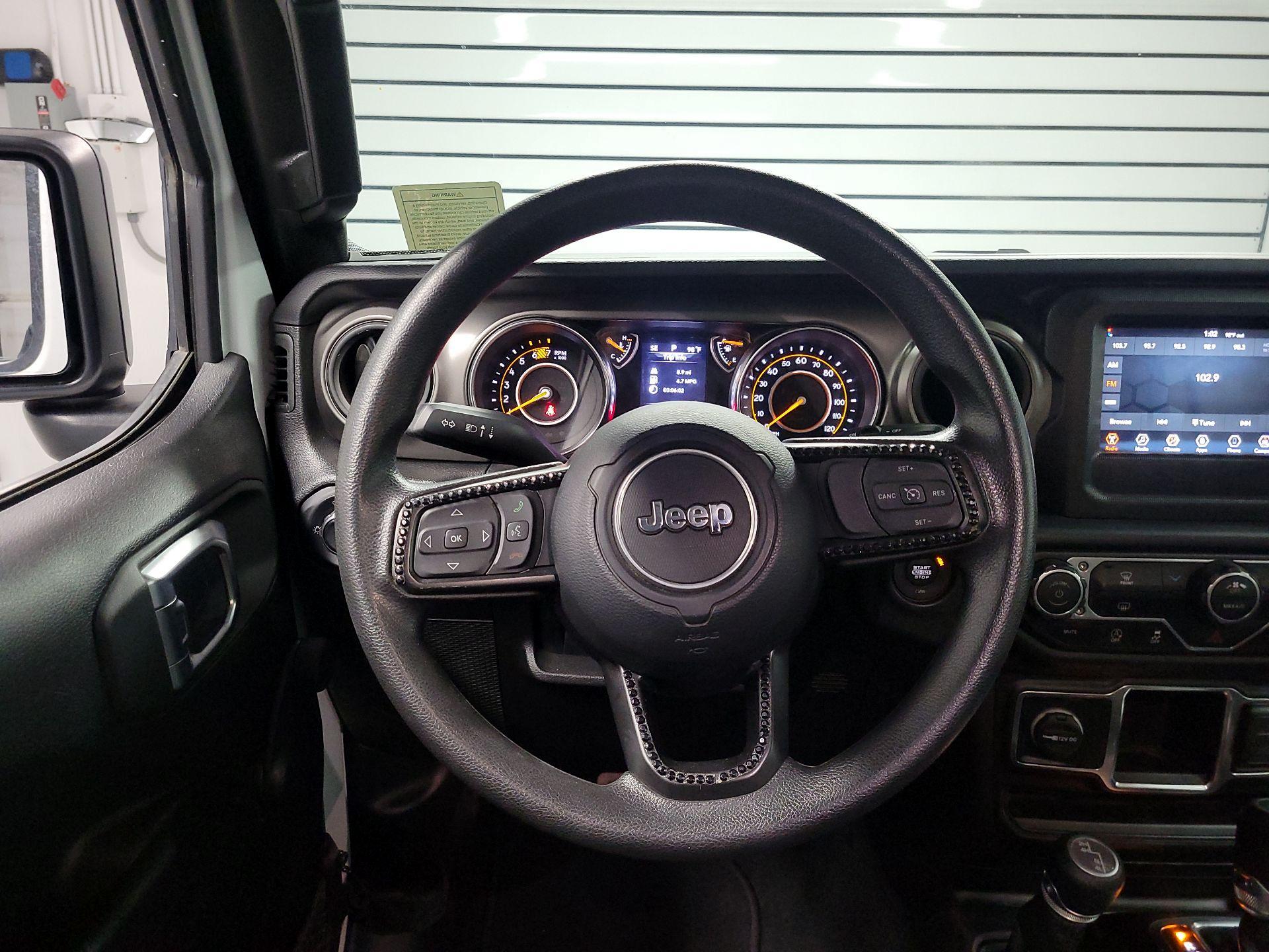 Thumbnail: 2022 Jeep Wrangler - 10