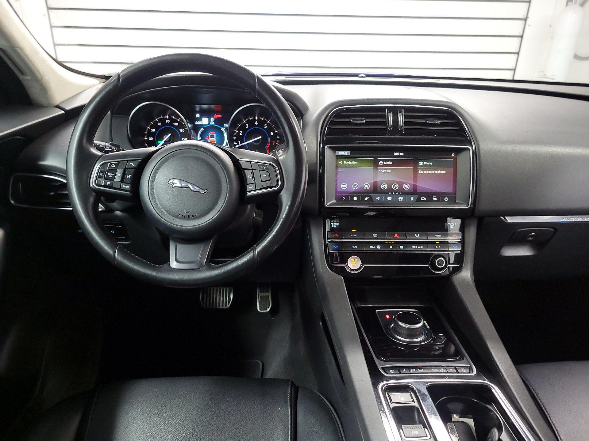 Thumbnail: 2019 Jaguar F-Pace - 9