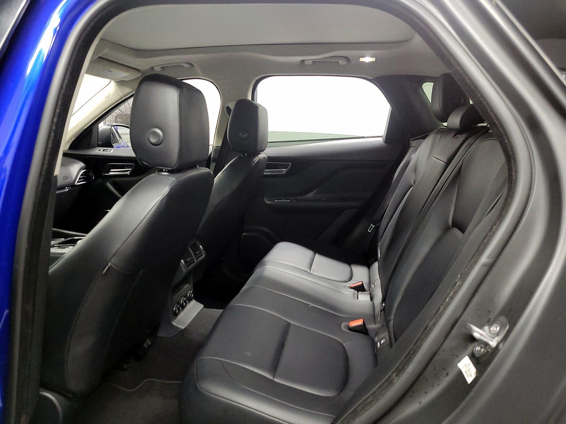 Thumbnail: 2019 Jaguar F-Pace - 17